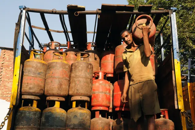 ஆனந்த் ஸ்ரீநிவாஸன், பொருளாதாரம், நரேந்திர மோதி, விலைவாசி