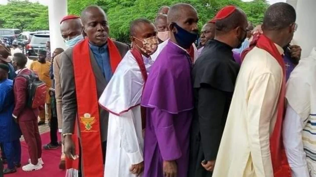 Ndị yi uwe ndị ụkọchukwu