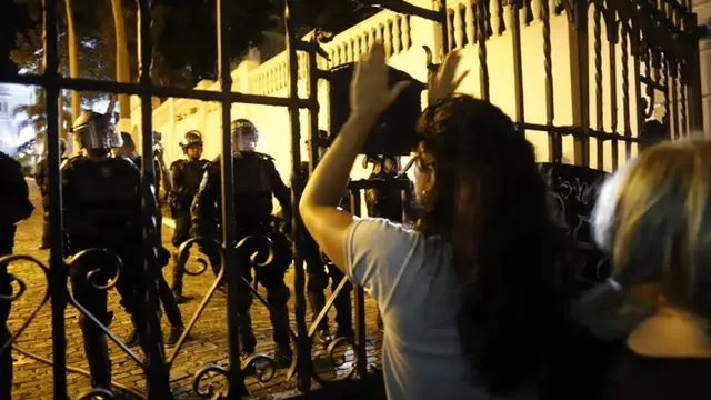 Protesta en las afueras de la residencia del gobernador de Puerto Rico