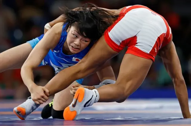 決勝を戦う藤波