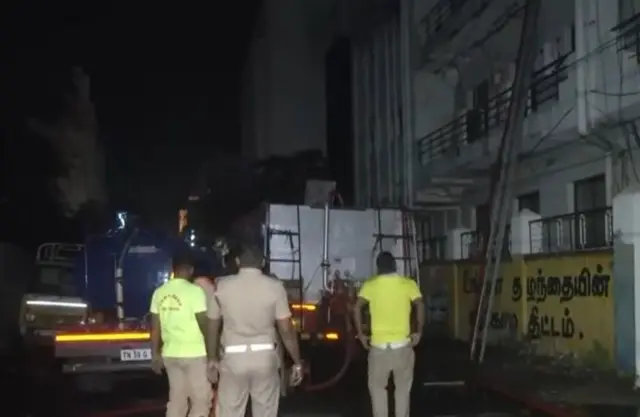 તામિલનાડુ, મદુરાઈ, જીવન વીમા નિગમ, એલઆઈસી, ભીષણ આગ, આગમાં મેનેજરનું મૃત્યુ, બીબીસી ગુજરાતી