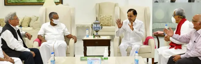 సీతారాం ఏచూరి, పినరయి విజయన్, కేసీఆర్, మాణిక్ సర్కార్