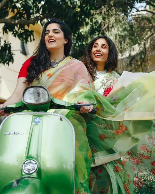 파키스탄 브랜드인 '사리 걸'은 사리의 '유산을 되찾고' 사리에 대한 고정관념을 타파하는 데 노력하고 있다