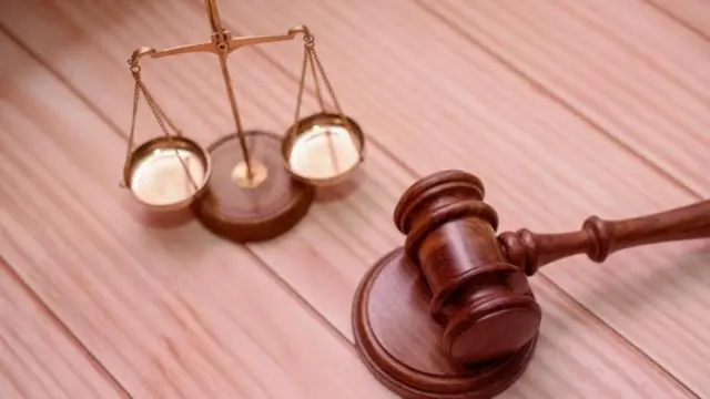 हा प्रातिनिधिक फोटो असून यात न्यायालयातील तराजू दिसत आहे.