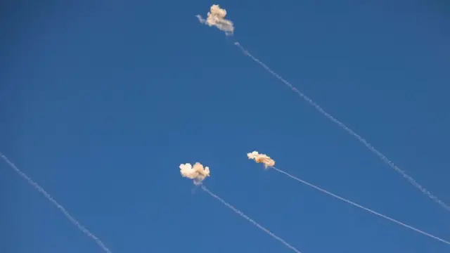 صواريخ أطلقها حزب الله (أرشيفية).