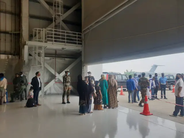 काबुल से लौटे लोग