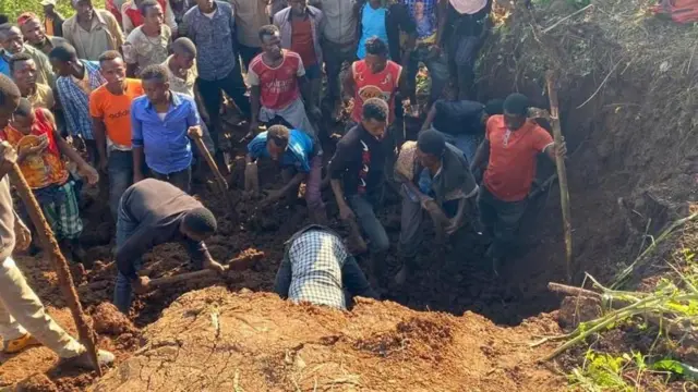 ኣብ ደቡብ ኢትዮጵያ ብዘጋጠመ ምህማም መሬት ኣስታት 260 ሰባት ሞይቶም