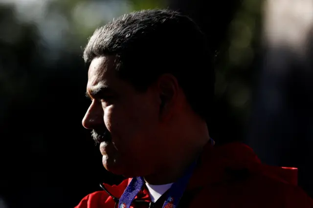 Maduro de perfil