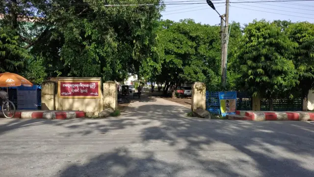 ထွက်ပြေးသွားသူကို ရှာဖွေပေးဖို့အတွက် ကျောက်တော်မြို့နယ်နဲ့ ပေါက်တောမြို့နယ်တွေမှာ အကြောင်းကြားထား