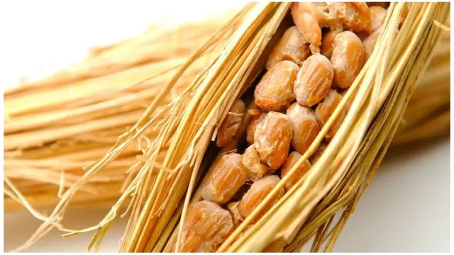 Seamed soybeans were wrapped in rice straw