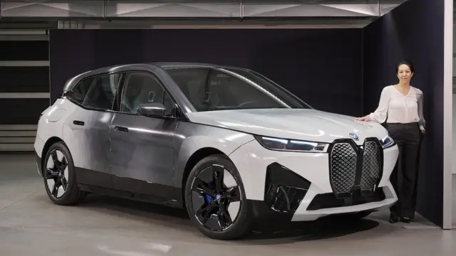 استلا کلارک، مدیر پروژه می‌گوید رانندگان در آینده می‌توانند رنگ ماشین را با توجه به حس و حال خود تغییر دهند