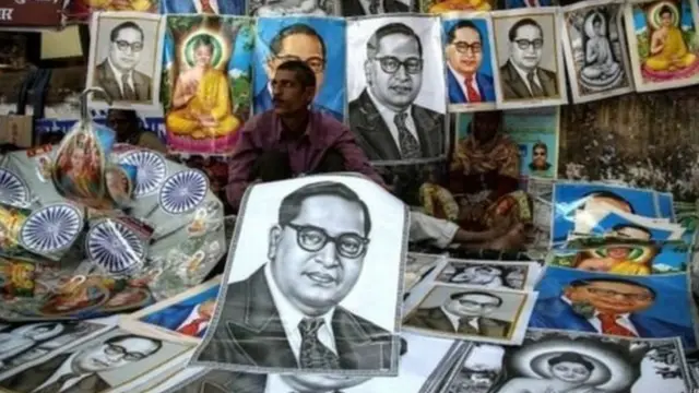 బాబా సాహెబ్ అంబేడ్కర్ చిత్రపటాలు