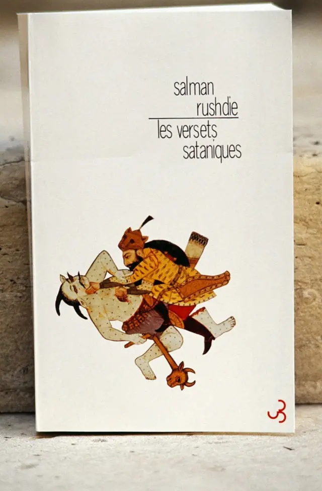 غلاف الترجمة الفرنسية لرواية آيات شيطانية