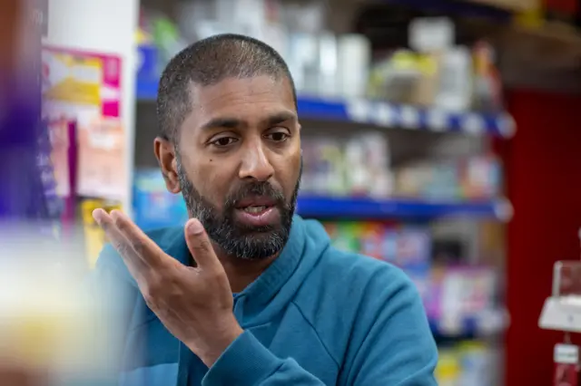 "'හරි, අපි ඉවරයි,' කියලා හිතුණු වෙලාව මට මතකයි. මම බිංදුවේ ඉඳලා පටන් ගත්ත බිස්නස් එකක්. යම් ආකාරයකට මම හැමදේ ම අතහැරලා දැම්මා." - චානක බාලසූරිය