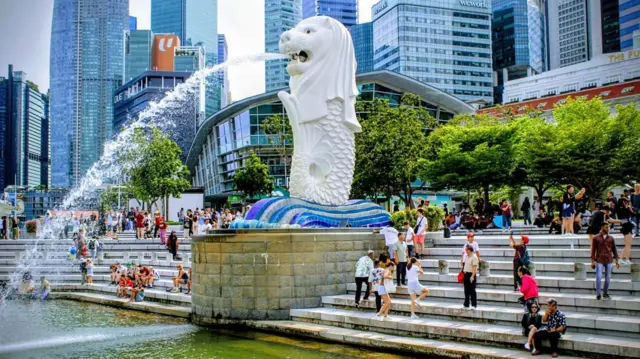 Patung Merlion yang Jamie potret pada 2025.