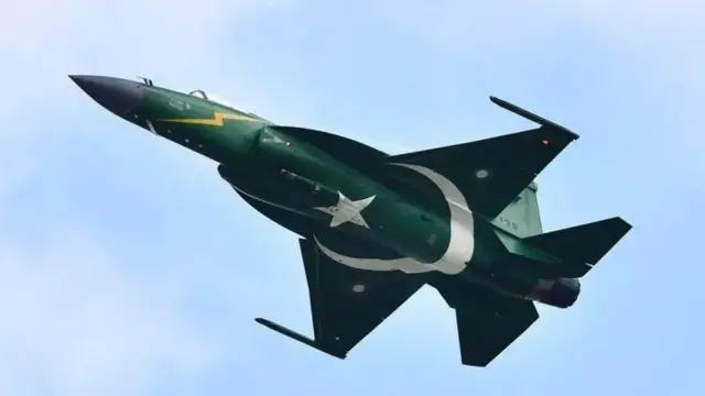 ஜேஎஃப் - 17 போர் விமானம்