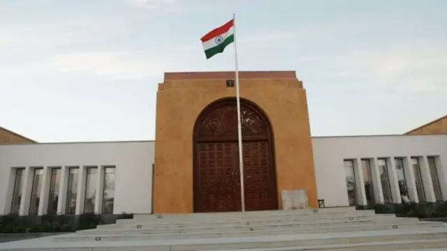 கலாம் நினைவிடத்தில் குரான், பைபிள்