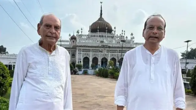 ஃபயாஸ் அலி கான், ஷிகோ ஆசாத், ஓய்வூதியம், அவத், நவாப் முகமது அலி ஷா