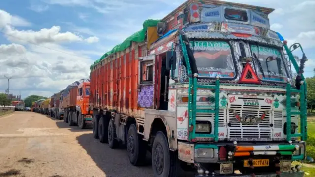 भारतीय ट्रकहरूको लाइन