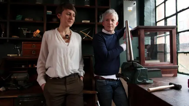 斯特拉瑟斯夫婦