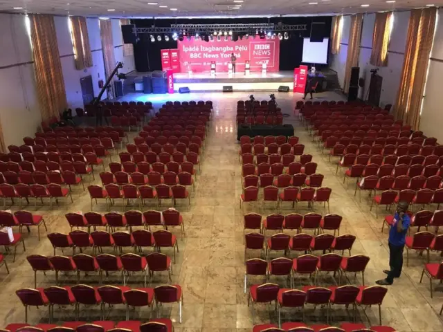 Àwọn àwòrán ẹ̀yìn ìtàgé