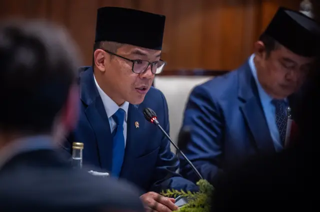 Menteri Luar Negeri Sugiono dalam satu pertemuan. Kemlu meminta Pemerintah Peru meyelidiki kematian Zetro hingga tuntas.