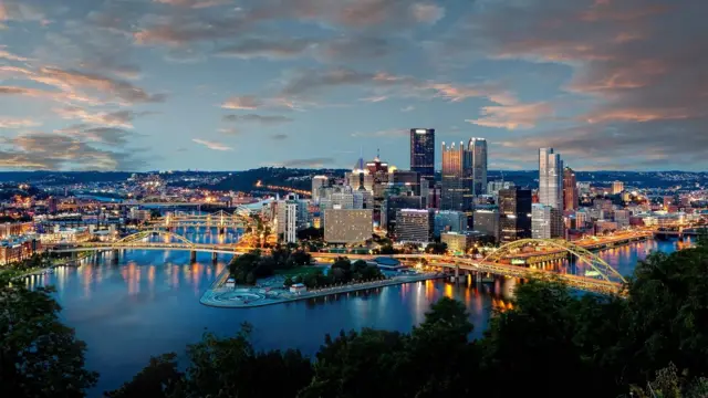 예상치 못한 여행지로 떠나는 서프라이즈 여행은 오버투어리즘(관광지에 너무 많은 관광객이 몰려들어 주민들의 삶을 침범하는 현상)을 억제하는 동시에, 여행 지역의 중소 산업에도 도움이 될 수 있다 