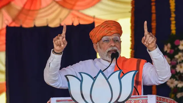 গুজরাটে বিজেপির ভোটের প্রচারে প্রধানমন্ত্রী নরেন্দ্র মোদী