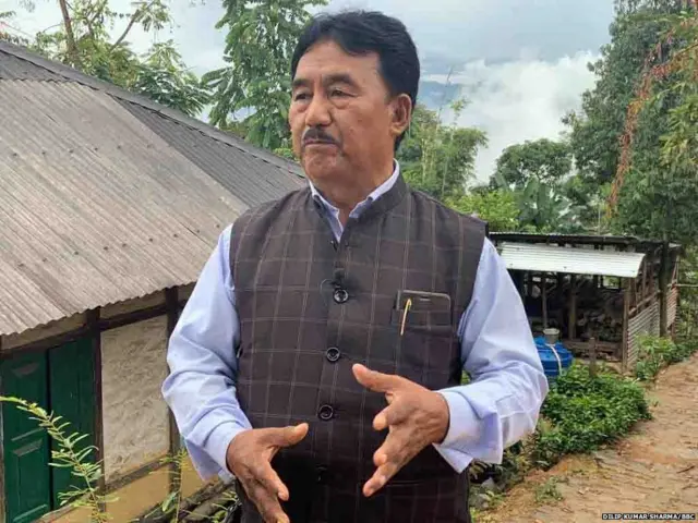 नगा होहो के प्रमुख एचके झीमोमी