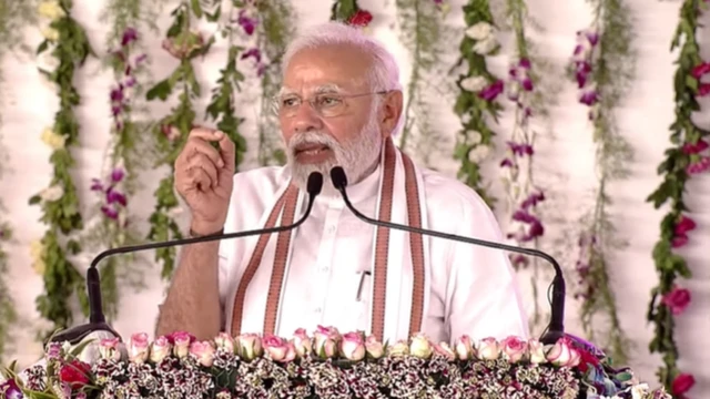 नरेंद्र मोदी