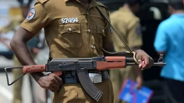 ශ්‍රී ලංකා පොලිසියේ සියලු නිලධාරීන්ගේ නිවාඩු අවලංගු කළ බව ඇමතිවරයා පවසයි