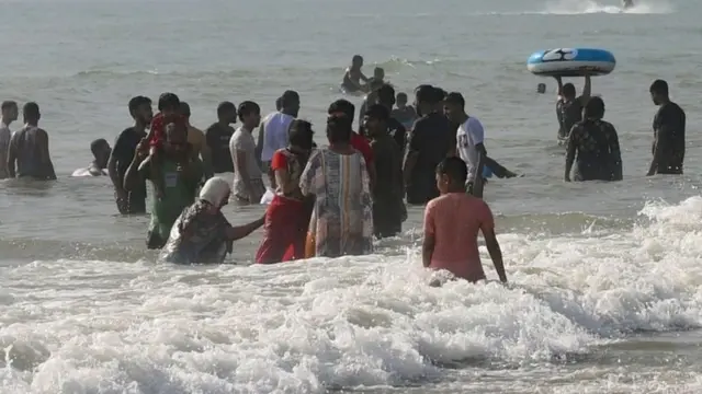 র্যটন এলাকায় চলাচল সীমিত করার পরামর্শ দেয়া হয়েছে