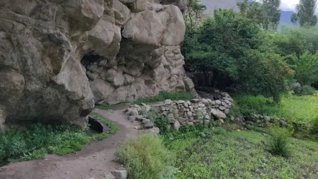 'நாங்கள் அலெக்ஸாண்டர் படை வீரர்களின் வம்சாவளியினர்'