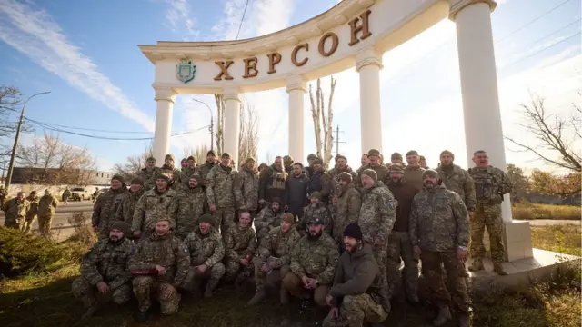 Фото дня: Зеленский в Херсоне спустя несколько дней после отступления ...