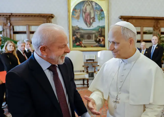 Lula se reúne com papa Leão XIV, pela primeira vez, no Vaticano