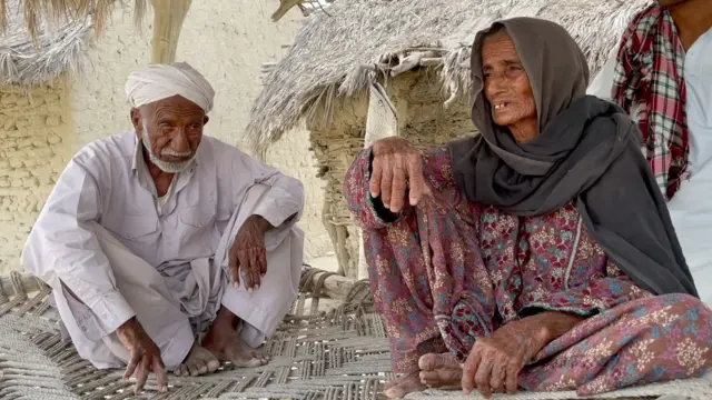 والدین رسول بخش در روستایی در ایران