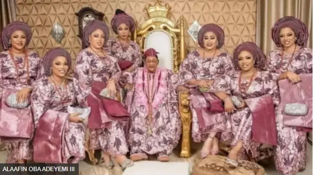Alaafin pẹlawọn olori rẹ kan