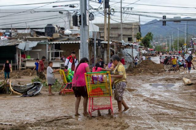 Huracán Otis En Acapulco Las Imágenes De La Destrucción Que Dejó El Ciclón En México Bbc News 5676