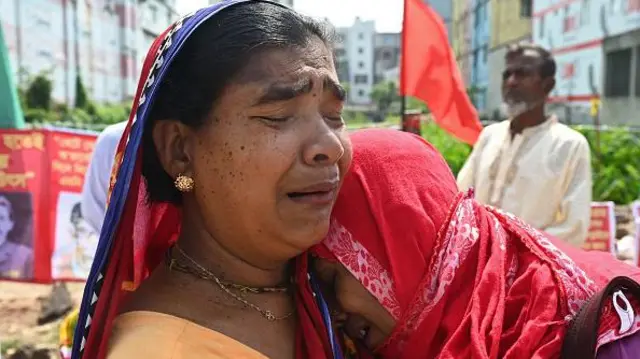 স্বজনের আহাজারি।