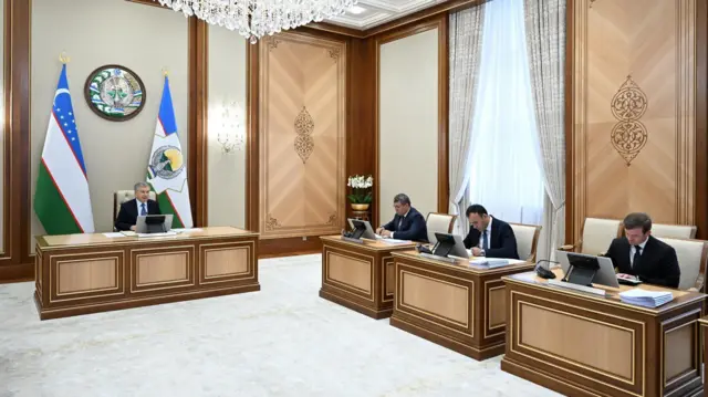 Ўзбекистон Президенти Шавкат Мирзиёев 21 апрел куни ўтказган мажлис