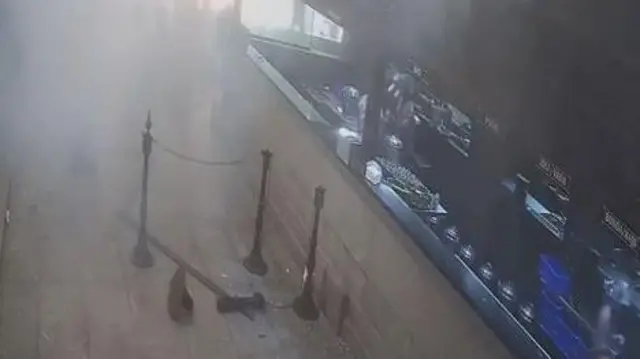 बेंगलुरु के रामेश्वरम कैफ़े में 'आईईडी ब्लास्ट', अब तक क्या पता है?