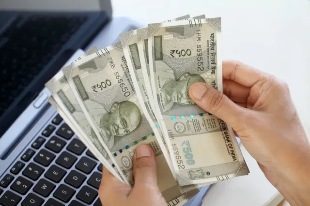 બીબીસી ગુજરાતી મિનિમમ બેલેન્સ બૅન્ક પેનલ્ટી ચાર્જ લોકસભા રિઝર્વ બૅન્ક આરબીઆઈ એટીએમ