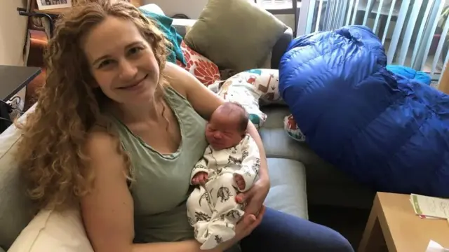 د اعصابو متخصصې الیزابت ماغزه په پرلپسې ډول د میندوارې پر مهال سکن شول.