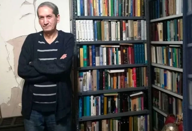 حاتم قادری استاد علوم سیاسی و از متقدان حکومت ایران