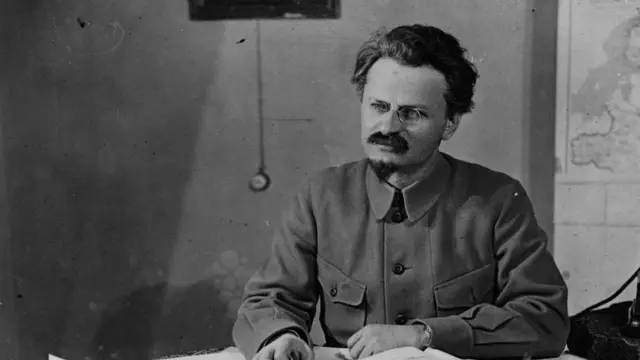 Lev Troçki