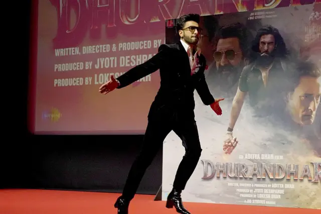 ছবিতে একজন ভারতীয় গুপ্তচরের ভূমিকায় অভিনয় করেছেন রণবীর সিং