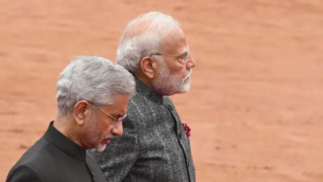 બીબીસી ગુજરાતી ભારત અમેરિકા ડિપોર્ટેશન ગેરકાયદે માઈગ્રન્ટ્સ મૅક્સિકો ડોનાલ્ડ ટ્રમ્પ જયશંકર
USA, America, અમેરિકા, યુએસએ, યુએસ, ઇમિગ્રેશન, માઇગ્રેશન, સ્થળાંતર, વિઝા, ગ્રિનકાર્ડ, ગ્રીનકાર્ડ, વીઝા, કૅનેડા, સરહદ, મૅક્સિકો, કારણો, એનઆરઆઈ, એનઆરજી, બીબીસી ગુજરાતી, ગુજરાત, ગુજરાત સમાચાર, ગુજરાત ન્યૂઝ, બીબીસી ગુજરાતી, બીબીસી ગુજરાતી ન્યૂઝ, આશ્રય, રાજ્યાશ્રય