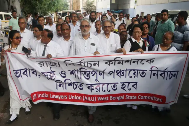 গত বছর পঞ্চায়েত ভোটকে ঘিরে পশ্চিমবঙ্গে যে সহিংসতা হয়েছিল, তারও উল্লেখ করেছে যুক্তরাষ্ট্র