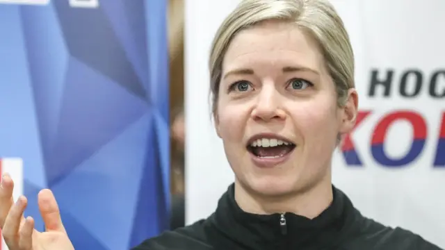 새러 머리 감독