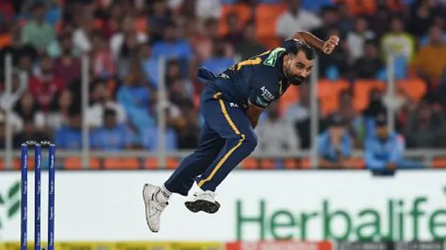 තරග 90 කදි කඩුලු 162ක් දවා ගෙන ඇති මොහොමඩ් සාමි ඉන්දියාවේ වත්මන් වේග පන්දු බල ඇණියේ ප්‍රධානම පන්දු යවන්නා ලෙස සැලකේ.